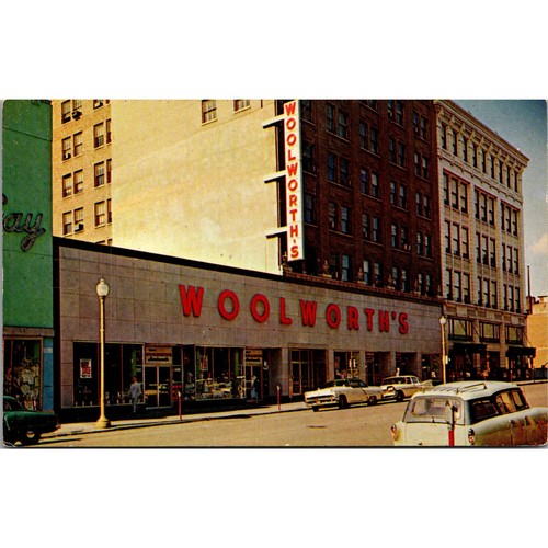 Woolworth main between 5th - 5th, &